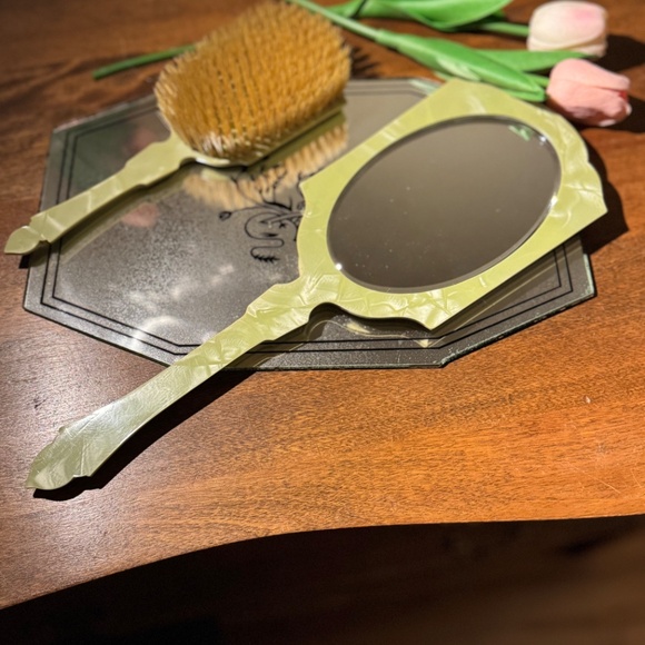 Vintage Art Deco 3pc Vanity Set Green Celluloid Mirror Tray & Unused Brush 1930s - Picture 3 of 12